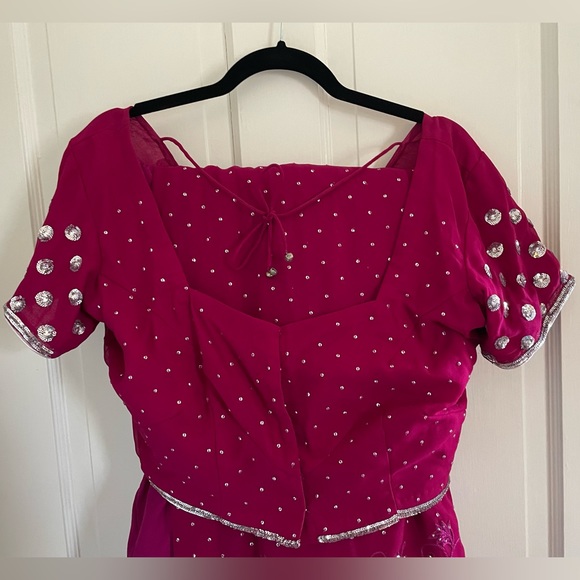 Beautiful Saree! - Picture 7 of 11